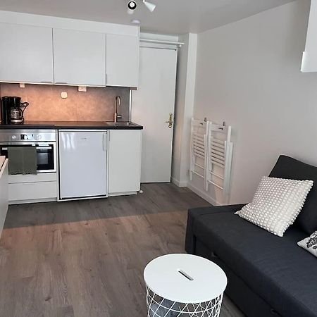 Appartement Laegenhet Med Egen Ingang. à Sundsvall Extérieur photo