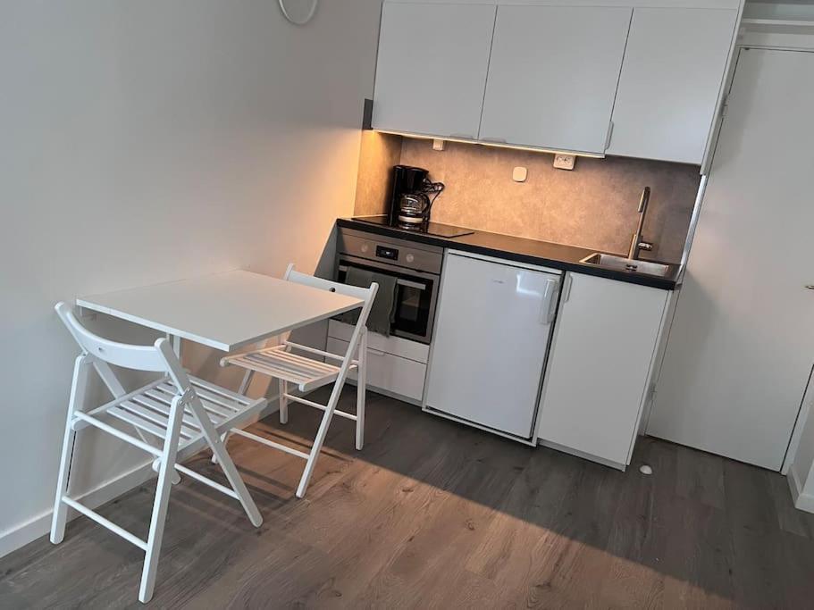 Appartement Laegenhet Med Egen Ingang. à Sundsvall Extérieur photo
